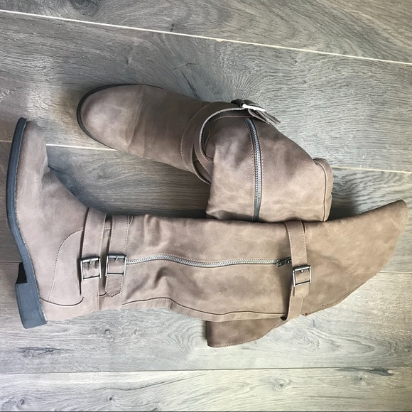 Over the knee boots - Picture 2 of 5